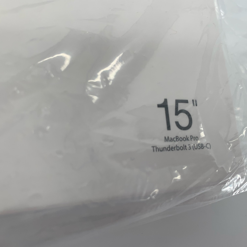 Incase Pink Textured Hardshell in Woolenex 15” MacBook Pro Thunderbolt - Picture 4 of 6